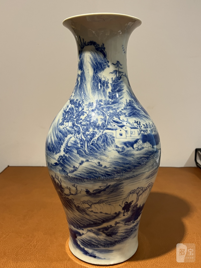 清中期 青花山水人物纹橄榄瓶 - 图2
